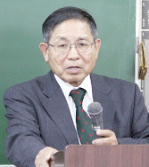 講演する徳松氏