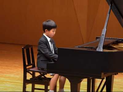 男の子生徒さんのピアノ発表