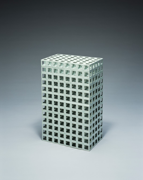 Lattice receptacle‐03（黄金比）, 2003, Porcelain, h.57×w.35×d.21.5cm 