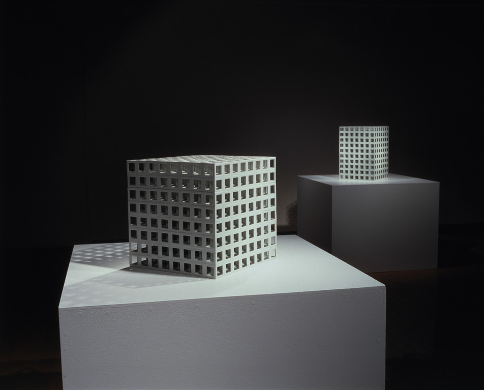 「亀井洋一郎展 磁土の幾何学」世界のタイル博物館 2003