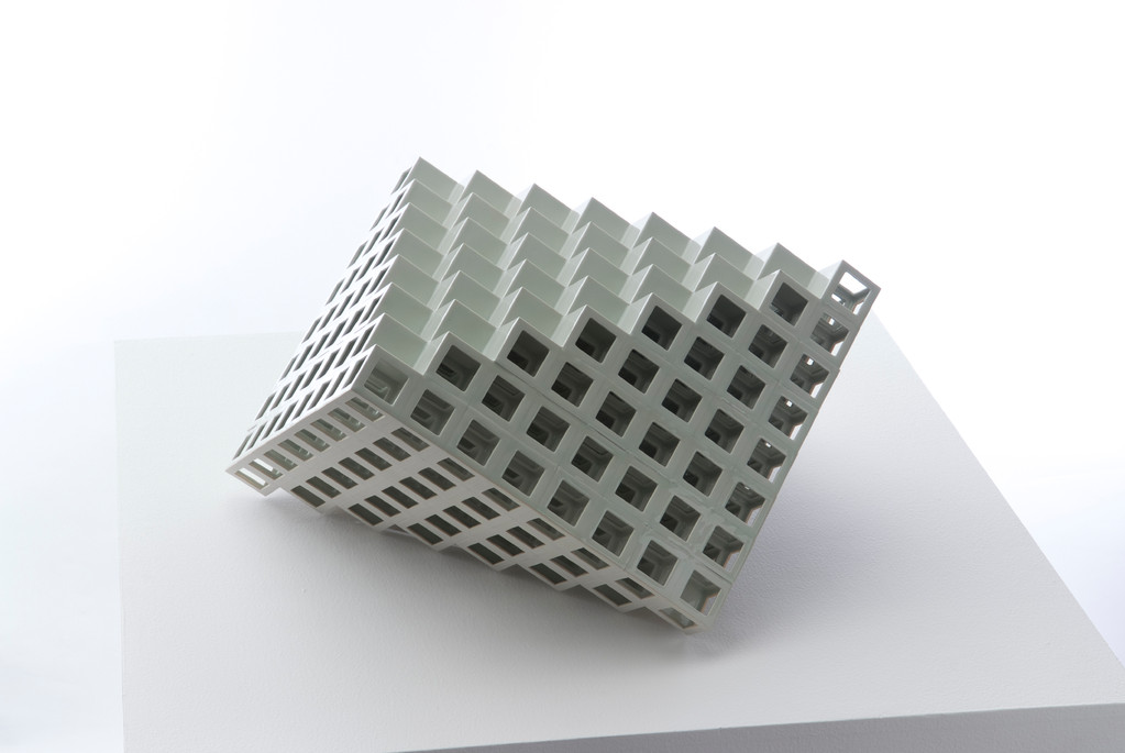 Lattice receptacle‐明暗の境界, 2007, Porcelain, h.26×w.50×d.57㎝ 