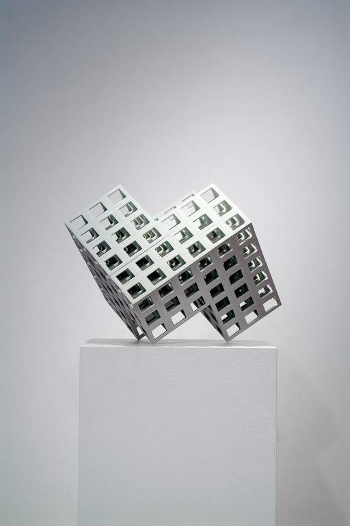 Lattice receptacle 06-1, 2006, Porcelain, h.30×w.37×d.47㎝ 