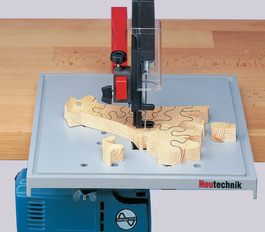 Bench jigsaw machine top