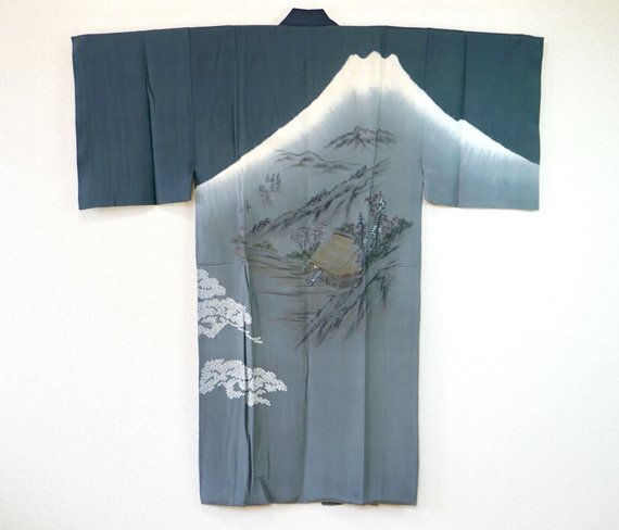 Wow, such a nice kimono from Japan Source: salz kimono