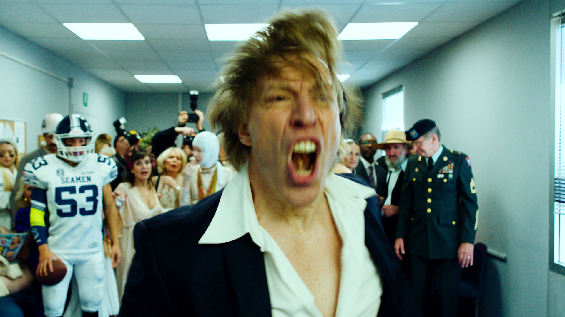 Ottaviano Blitch nel ruolo del troublemaker in Gossip dei Måneskin, video di Tommaso Ottomano — super primo piano, character close-up, lead actor, Maneskin Gossip music video — 01