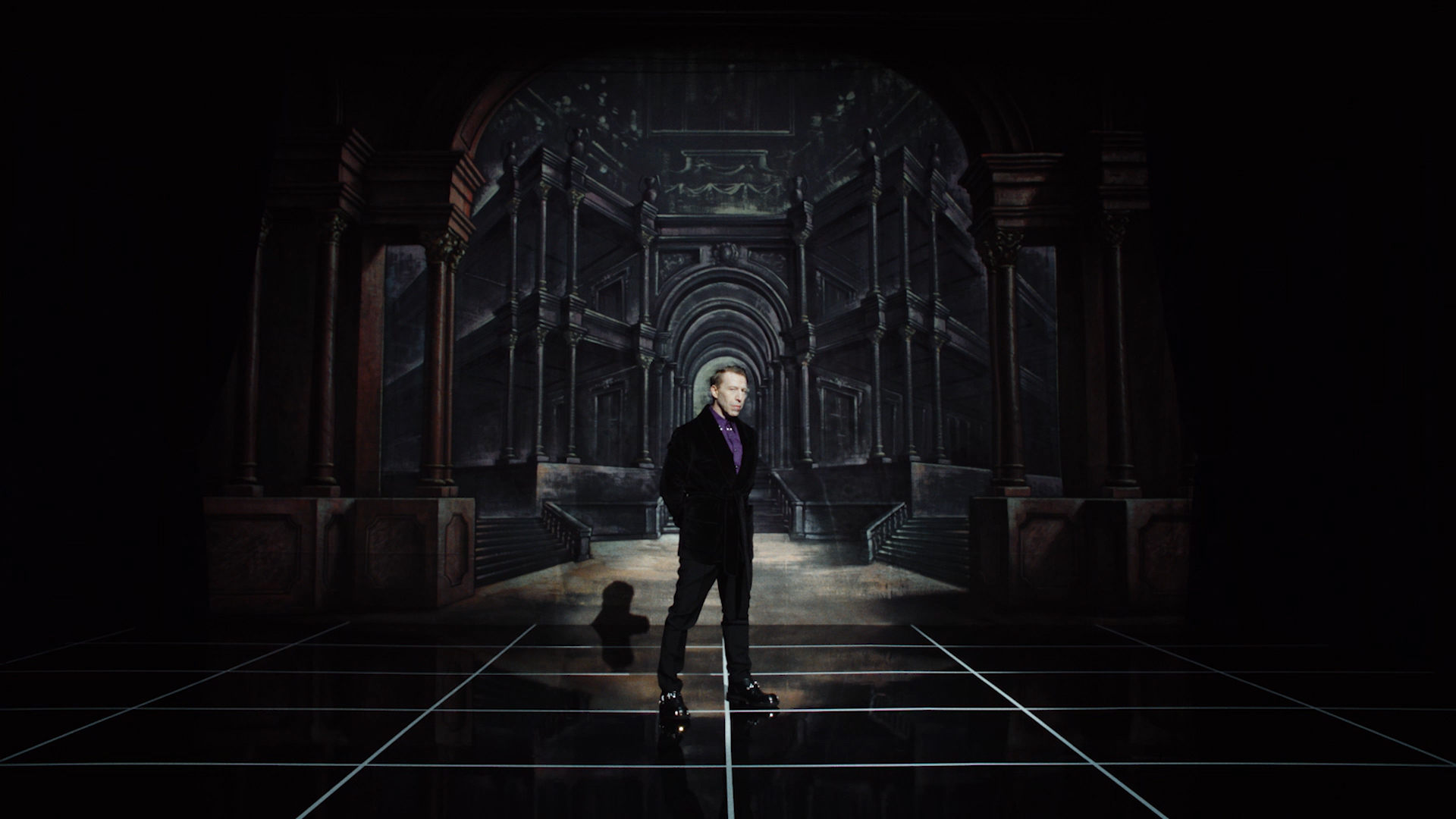 Ottaviano Blitch — campagna Roberto Cavalli, scena recitata, primo piano cinematografico, interpretazione intensa, actor and performer, Roberto Cavalli campaign acting scene, cinematic close-up performance, character-driven fashion film — 01