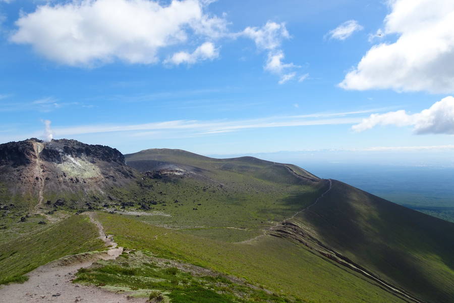 【解説】樽前山登山｜50分で絶景広がる山頂に！日の出は幻想的【北海道観光スポット】