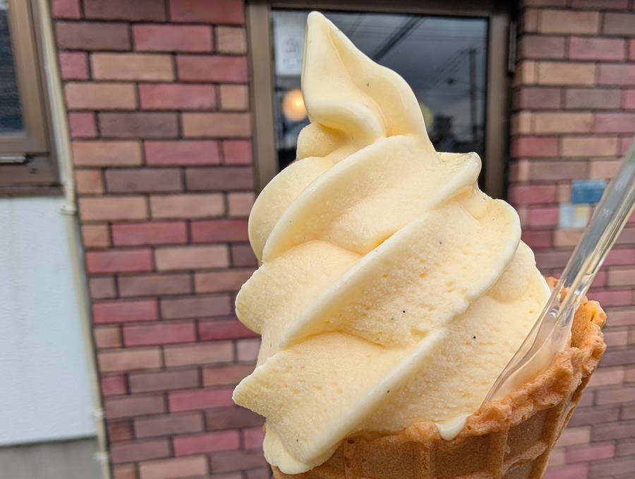 ビーネ・マヤ｜洋菓子店がつくる季節限定の本格バニラソフト【北海道・札幌グルメ】