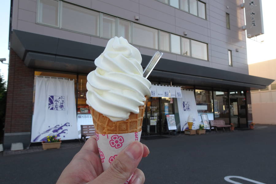 佐藤水産の限定オリジナル塩ソフトクリームのお味はいかに！？【北海道・札幌グルメ】