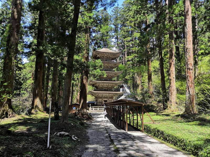 ミシュラン三つ星の出羽三山神社参道を登って頂上へ【日本半周してた旅～第61話】