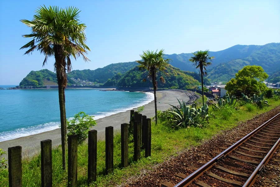 安和駅｜下灘だけじゃない！南国の海が眼前にある絶景駅【高知観光スポット】