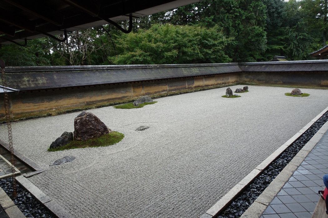 龍安寺｜禅の思想を反映させた枯山水と吾唯足るを知る【京都観光】