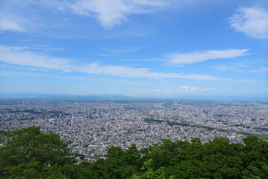 【解説】夏も冬も藻岩山登山！新日本三大夜景は昼の景色も綺麗【北海道観光スポット】