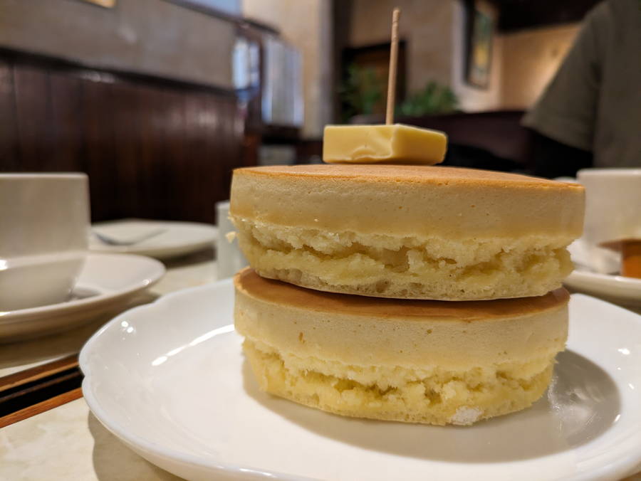 喫茶ニット｜THEレトロ喫茶で極厚ホットケーキ【東京グルメ】