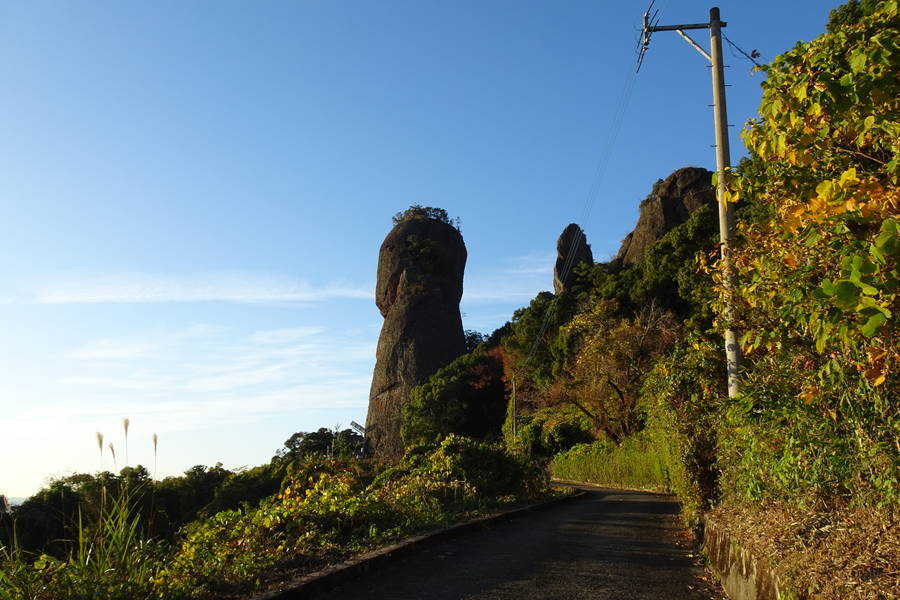 不動岩｜そそり立つ個性的な奇岩と上から見下ろす絶景【熊本観光スポット】