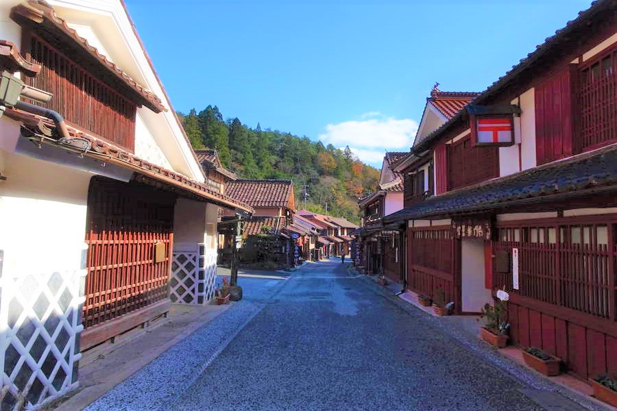 吹屋ベンガラの里｜赤い町並みが映える！日本遺産『ジャパンレッド』発祥の地【岡山観光スポット】