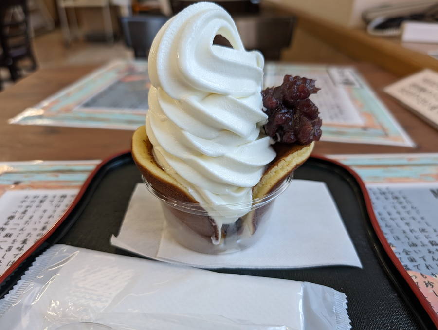 小樽新倉屋｜老舗和菓子店でどら焼きソフトにアザラシ大福【北海道・小樽グルメ】