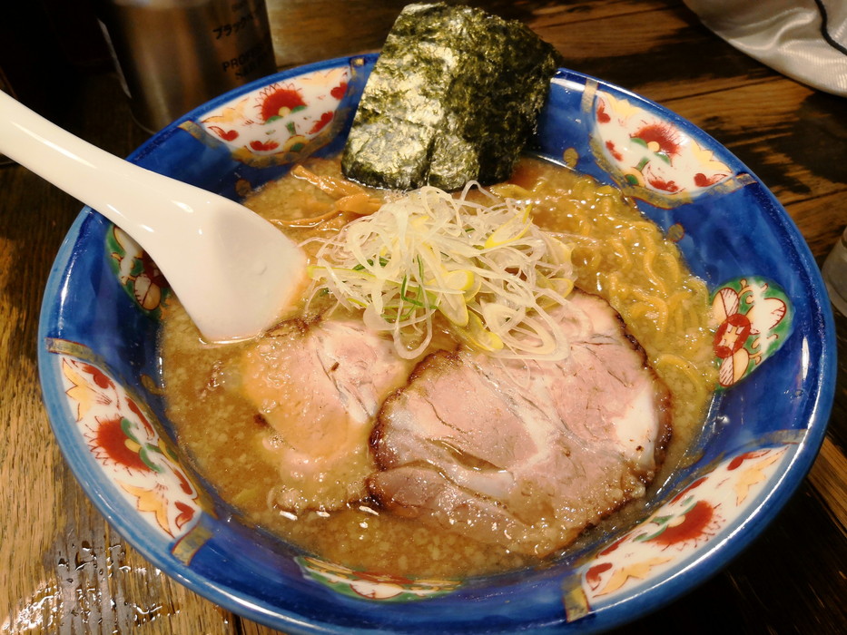 らーめんてつや｜有名店ながら穴場！？芳醇なとんこつしょうゆラーメン【北海道・札幌グルメ】