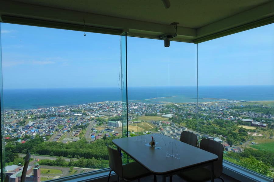 三笠山展望閣｜オホーツク海を一望する枝幸の絶景【北海道観光スポット】