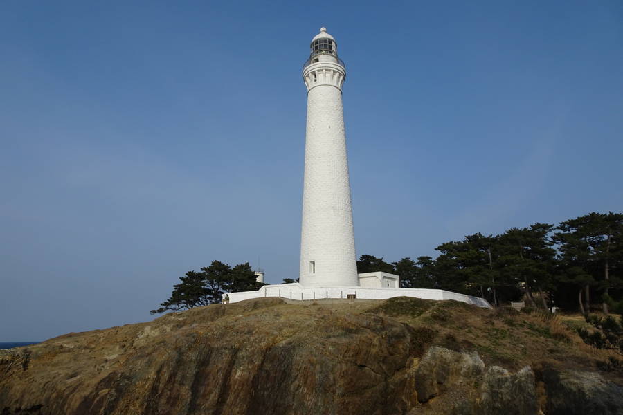 出雲日御碕灯台｜東洋一の美しさと讃えられる真っ白な石造りの巨塔【島根観光スポット】