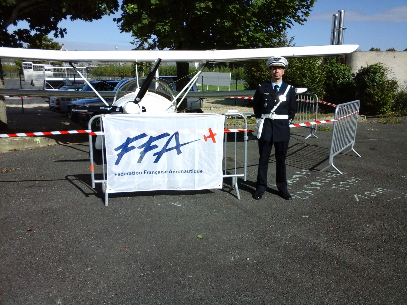 Forum des associations a loudun samedi 5 septembre 2015. gendarme de l'air ( vice président de A.S.P.G )