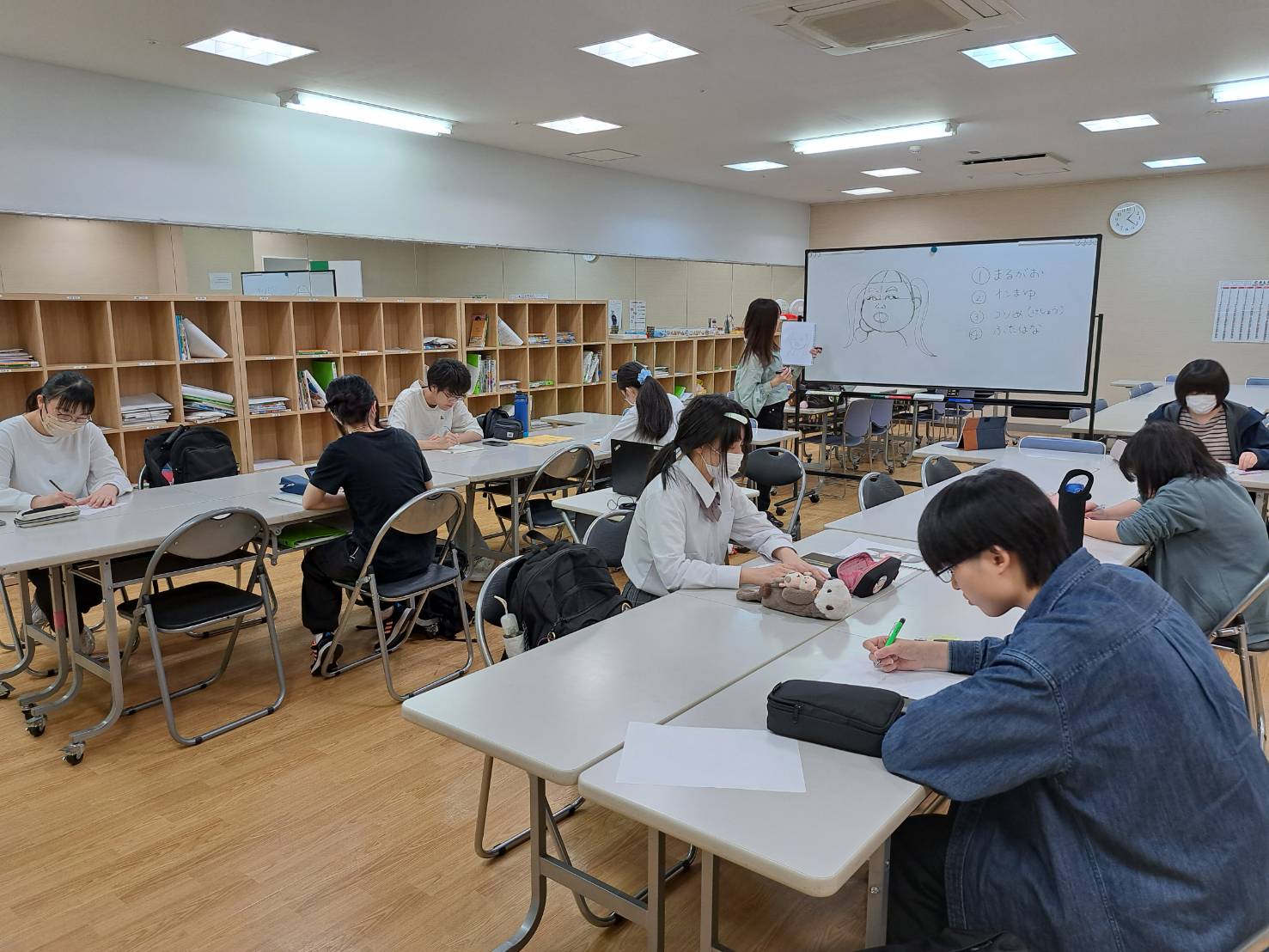 はじめて学ぶ似顔絵講座