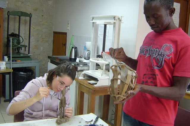 2018 - 24 St-Antoine-de-Ficalba- chez Eve Delaneuville, sculpteur - Atelier technique du bronze à la cire perdue 