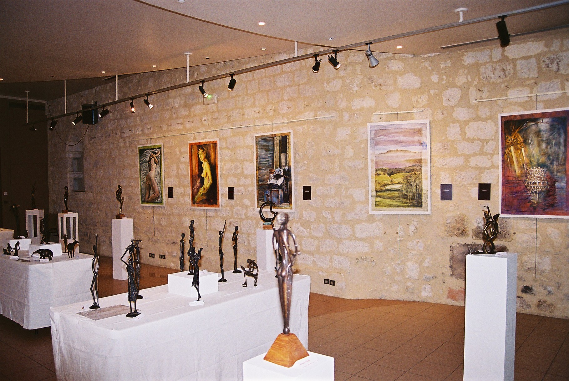 2013- 47 Monflanquin - GEM Arts plastiques - Exposition salle des Arcades -