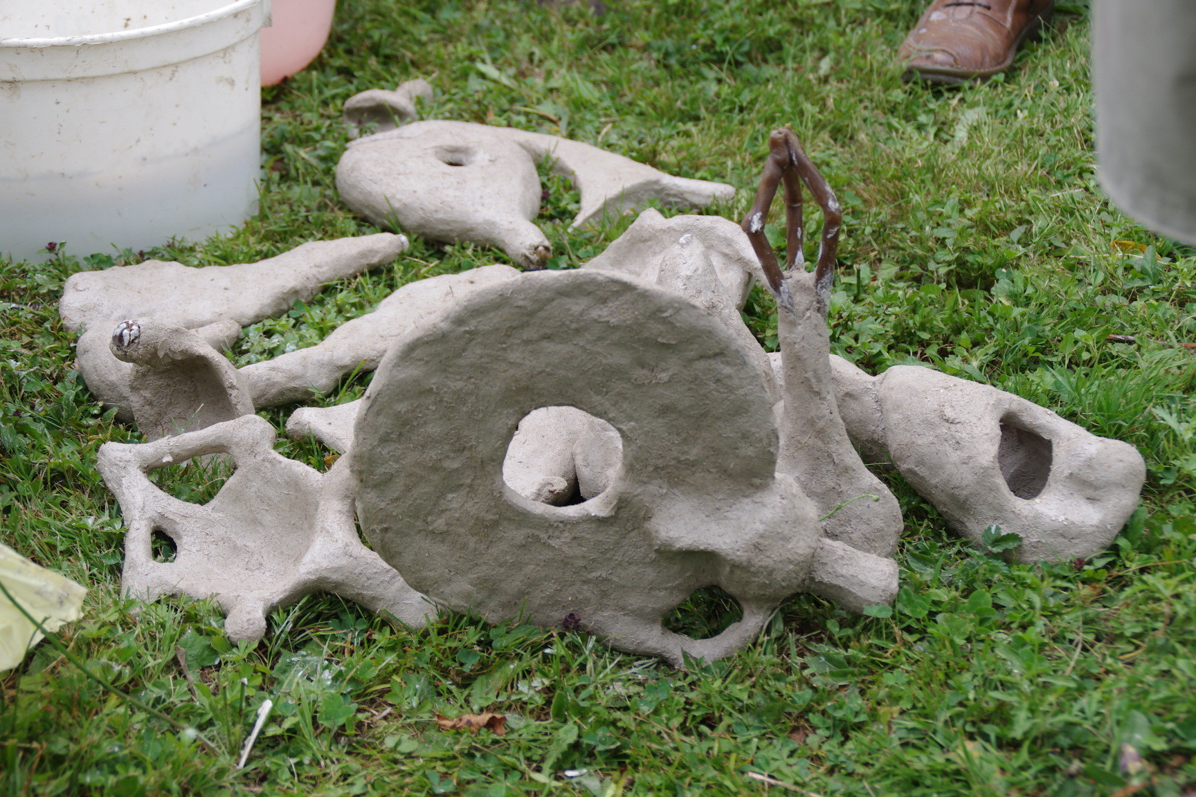 2014 - 47 St Antoine de Ficalba - Atelier, technique du bronze à la cire perdue - Chez Eve Delaneuville, sculpteur sur bois