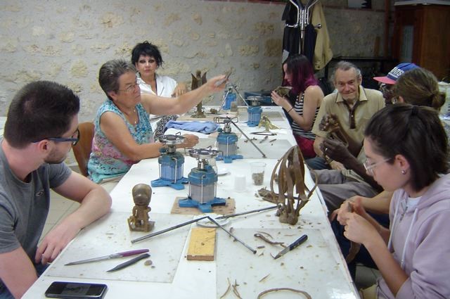 2018 - 24 St-Antoine-de-Ficalba- chez Eve Delaneuville, sculpteur - Atelier technique du bronze à la cire perdue 