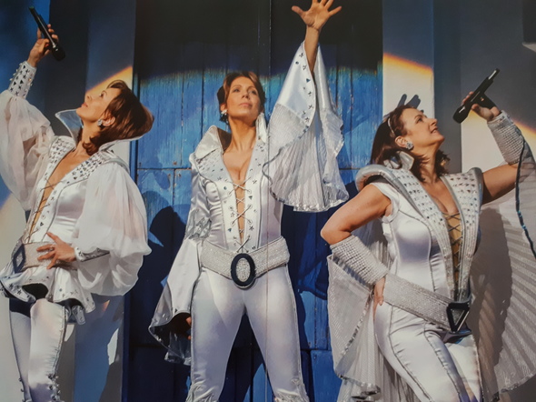 Das Erfolgsmusical "Mamma Mia !" im Deutschen Theater, München
