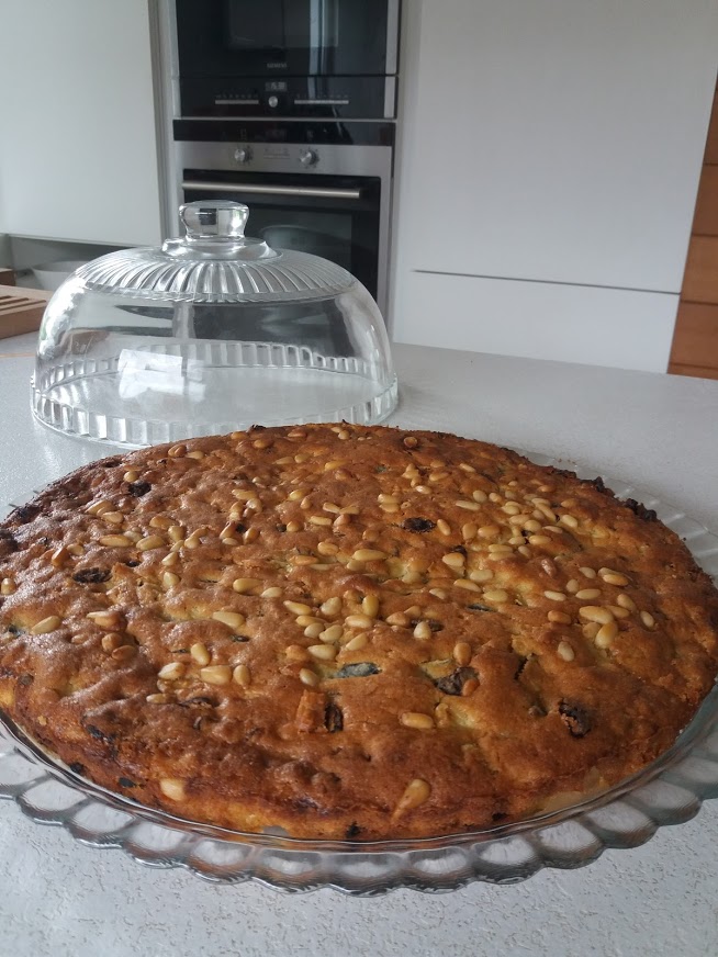 Courgettetaart met krentjes en pijnboompitten