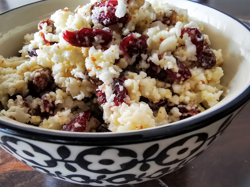 Bloemkool salade met mosterd en veenbessen