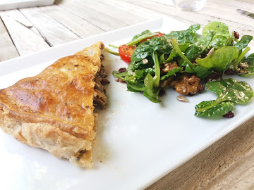 Calzone van bladerdeeg met champignons