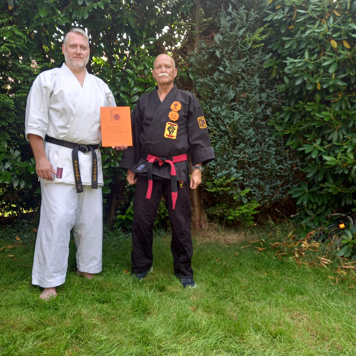 Holger Reinhardt und Sir Erich B. Ries KCR
