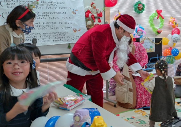 あまのがわ子ども食堂　クリスマス会へサンタを派遣！