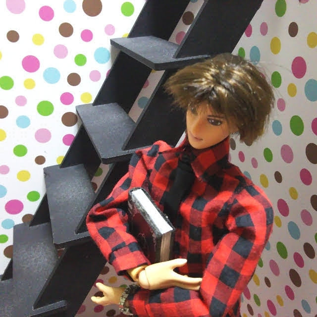 フォースタスの人形は、ボークスの「NEO剛」のヘッドと素体を使っている。植毛済みヘッドにさらに追加植毛をしている。短髪キャラクターは難しい。