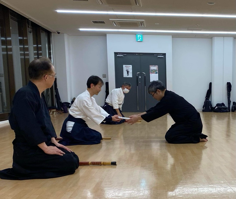 制剛流抜刀術「初伝」の伝位伝授 - 新陰流兵法研心会(剣術・居合 制剛流抜刀術「初伝」の伝位伝授 - 新陰流兵法研心会(剣術・居合