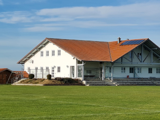 Sportplatz mit Sportheim