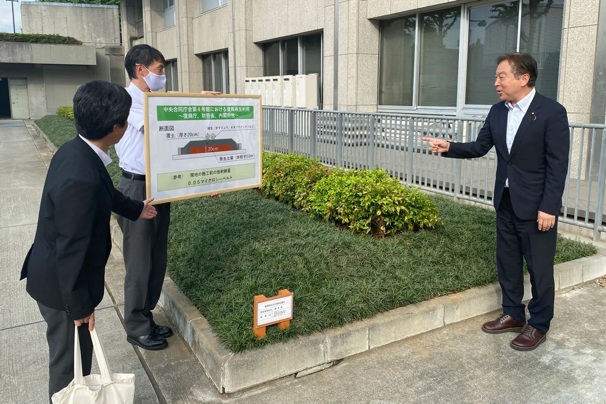 ■復興再生利用の花壇視察の様子①