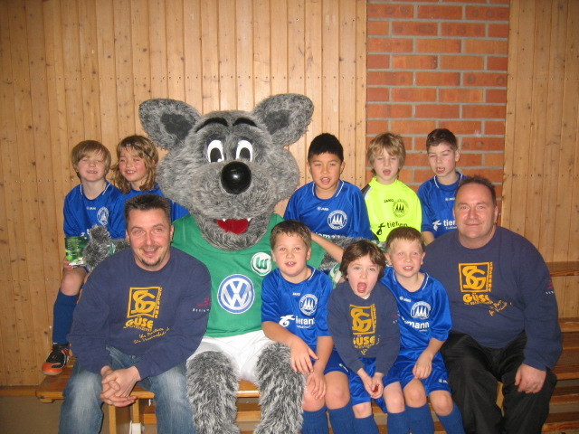 Salzgitter mit "Wölfi" vom VFL Wolfsburg
