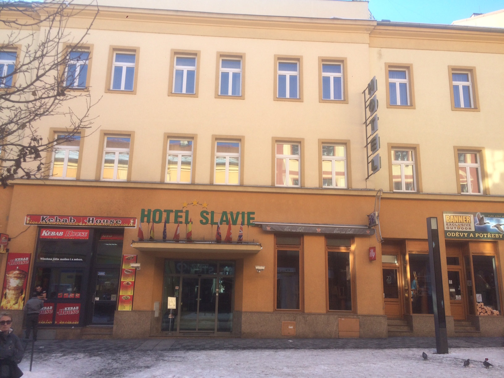 Ortszeit 13:00 Uhr ... Ankunft im Basislager ...
