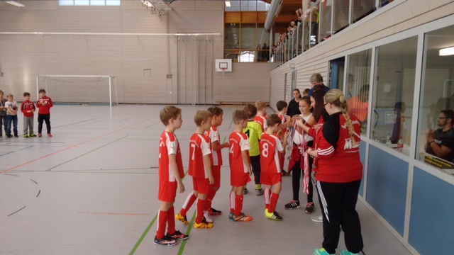 ... Medailien und Pokal ...