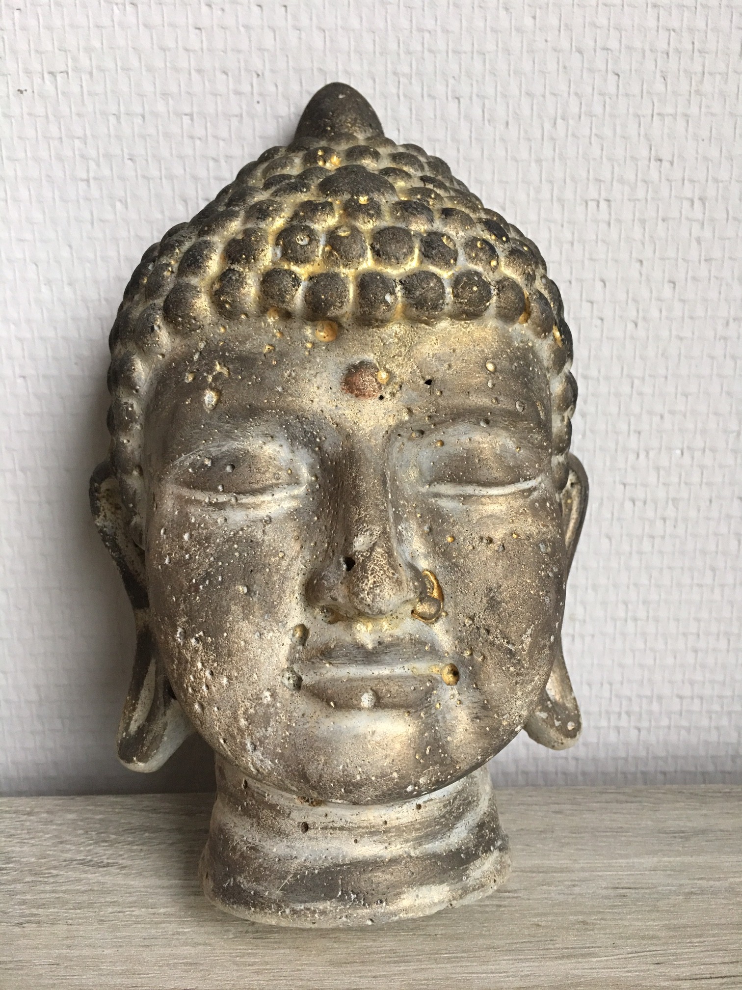boeddha geverfd