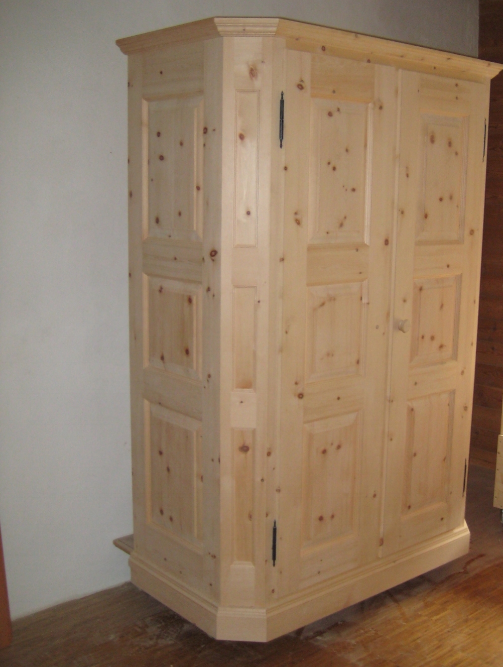 Arvenmöbel traditionell - Arvenmöbel Engadin Arvenkissen