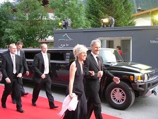 Gala-Abend in Österreich mit Hummer-Stretchlimousine