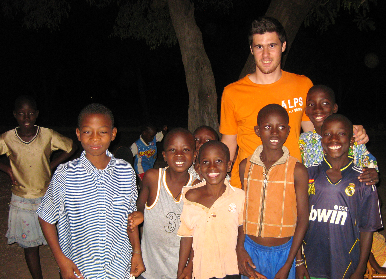 Fussballspielen mit den Jungs bis in die Abendstunden war die Lieblingsbeschäftigung des spanischen Praktikanten Omar.
