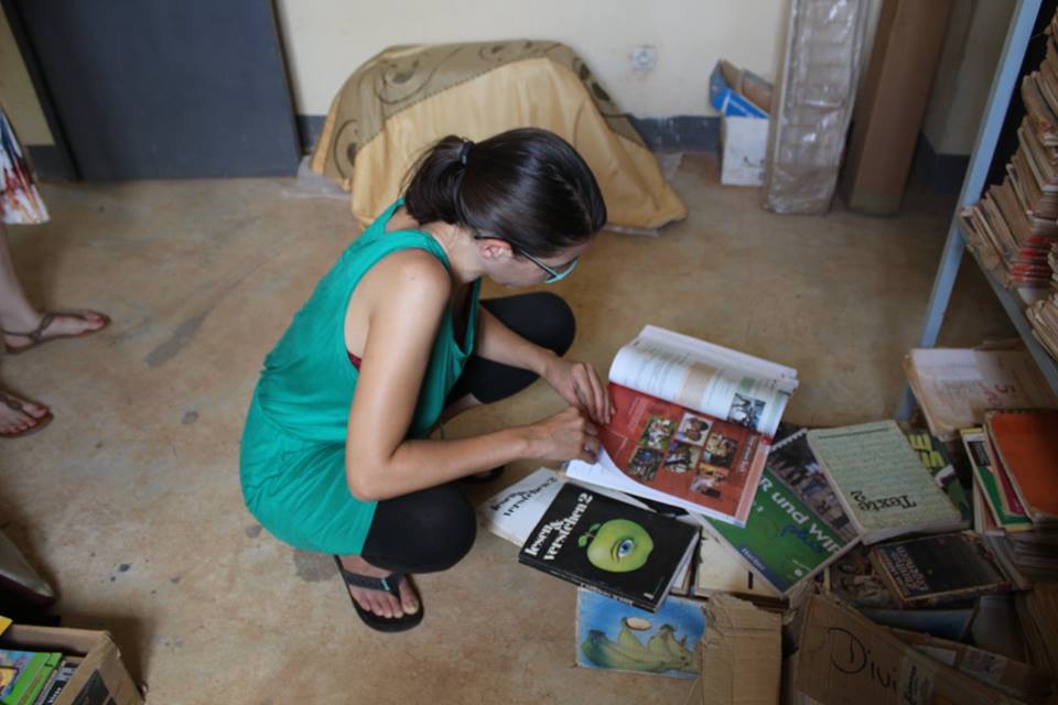 Neben Englisch ist Deutsch die zweite Fremdsprache in Burkina Faso. Das Göthe Institut hat deshalb extra ein Lehrbuch für Westafrika entwickelt.