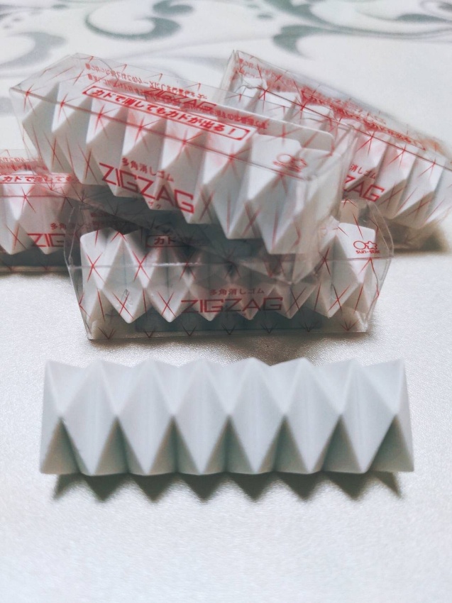 話題の多角消しゴム『ZIGZAG』