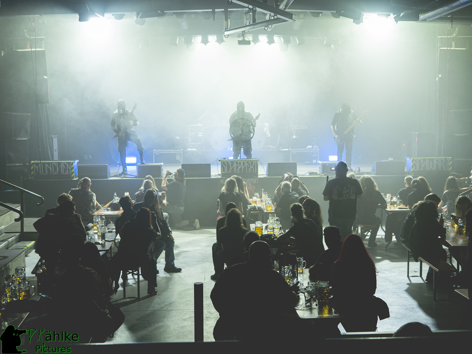 Konzertbericht vom "München Scheppert Schwarz" mit GROZA + Asmoday + Abstractyss + Subconscious || 06.08.2021 || Backstage München